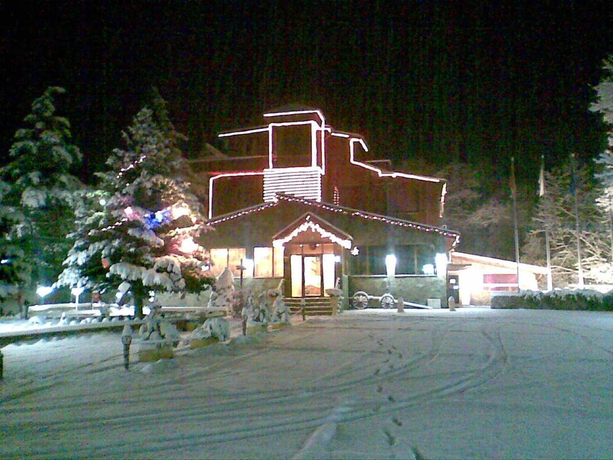 Хотел Галина Палас Srem Exterior photo